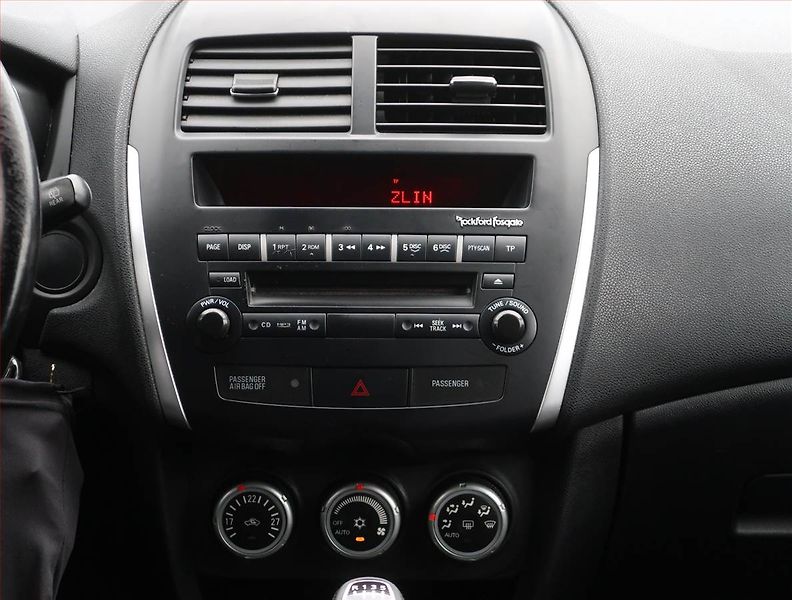 Mitsubishi ASX (2011) 1.8 DI-D MIVEC, 4X4 - fotka 12 z 18