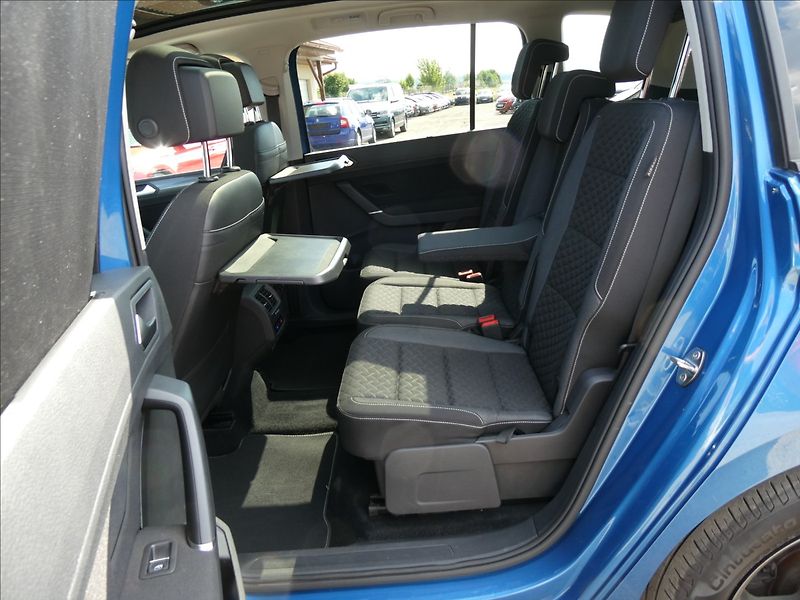 Volkswagen Touran 1,4 TSi 110kW DSG,LED,serviska - fotka 26 z 49