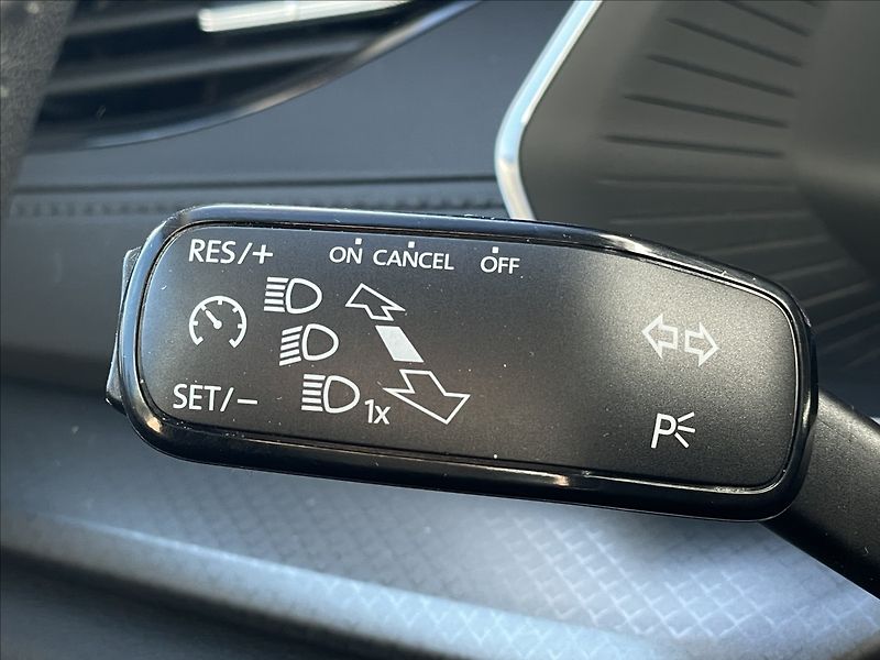 Škoda Octavia 2,0 TDI Combi Ambition Plus - fotka 11 z 24