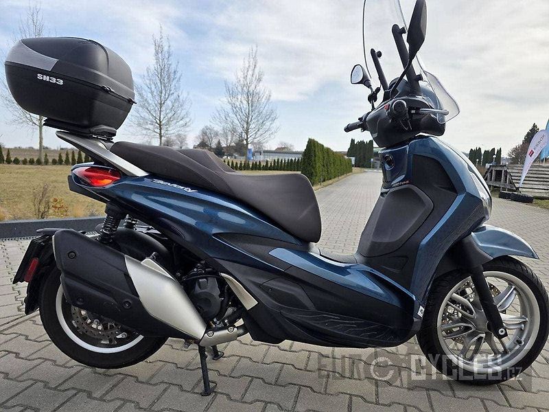 Piaggio Beverly 400 (2022) - fotka 2 z 17