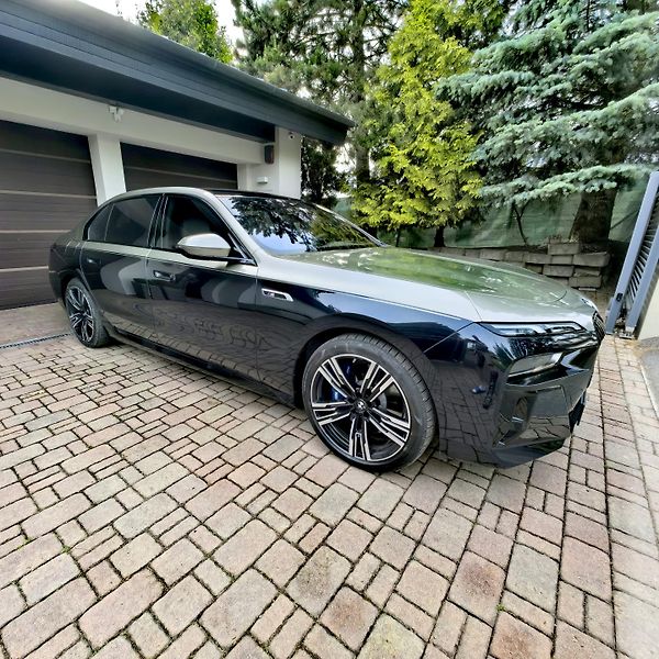 BMW i7 (2026) 760, 2026,TV, M, 6290km,Carbon - fotka 8 z 24