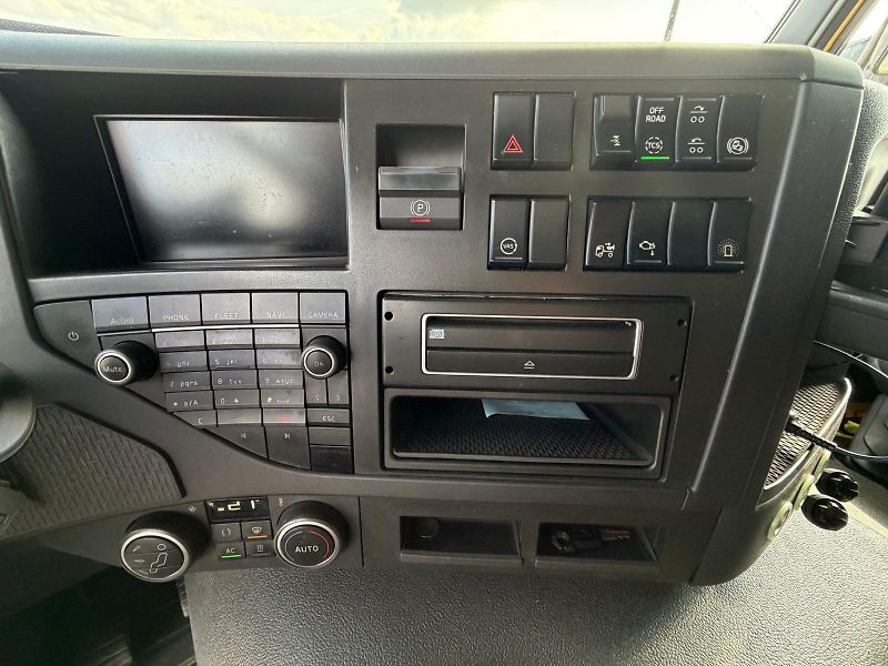 Volvo FM (2015) FMX 500 + Kässbohrer - fotka 39 z 51