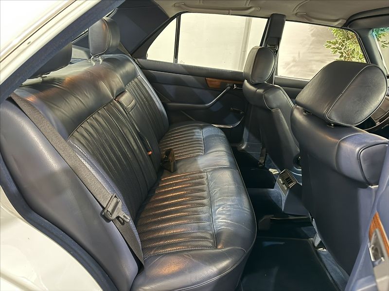Mercedes-Benz Třídy S 3,0   SE 300 W126 V6 ŠPANĚLSKO - fotka 20 z 37