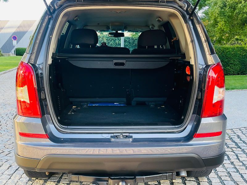 SsangYong Rexton 2.2TD 4x4 AUTOMAT TAŽNÉ VÝHŘEV - fotka 20 z 43