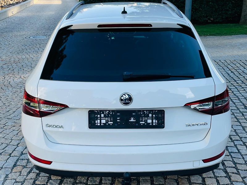 Škoda Superb 2.0TDI 1MAJITEL TAŽNÉ SERVISKA - fotka 13 z 44