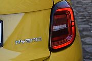 Auto se oficiálně označuje jako hybrid.
