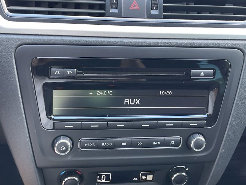Škoda Rapid (2015) 1.2 TSI 63kW Spaceback Edition - fotka 12 z 27