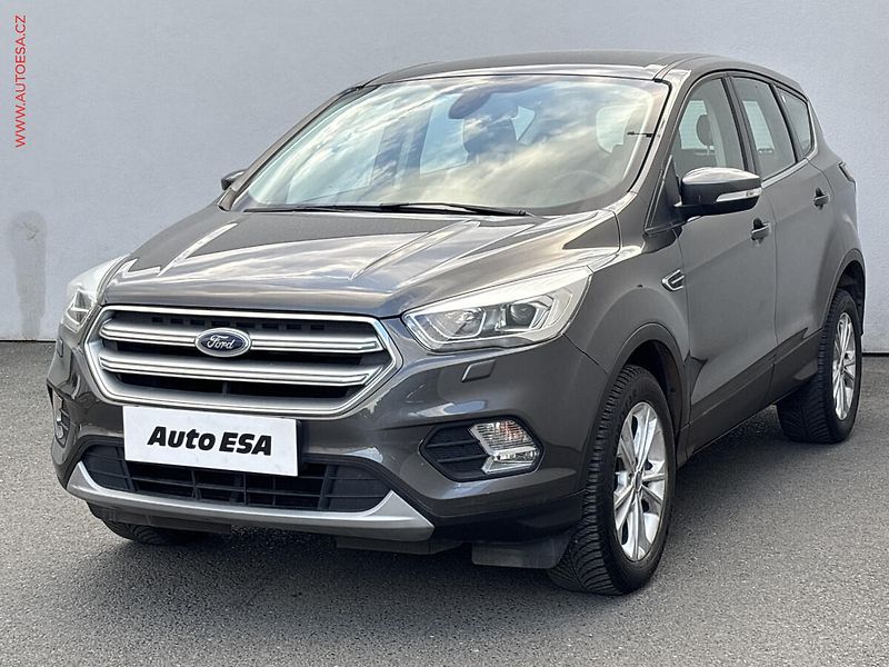 Ford Kuga (2019) 1.5EB, Bixen, navi, park - fotka 3 z 17