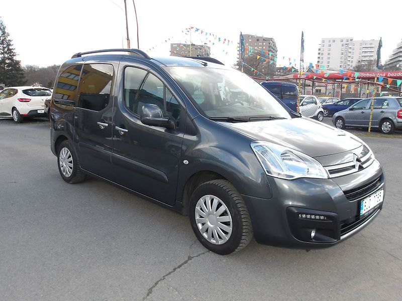 Citroën Berlingo 1,6HDi MULTISPACE 1.MAJITEL !! - fotka 11 z 32