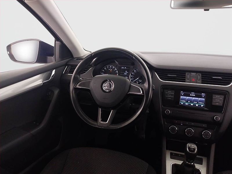 Škoda Octavia (2015) 1.6 TDI, Serv.kniha, Tempomat - fotka 7 z 18