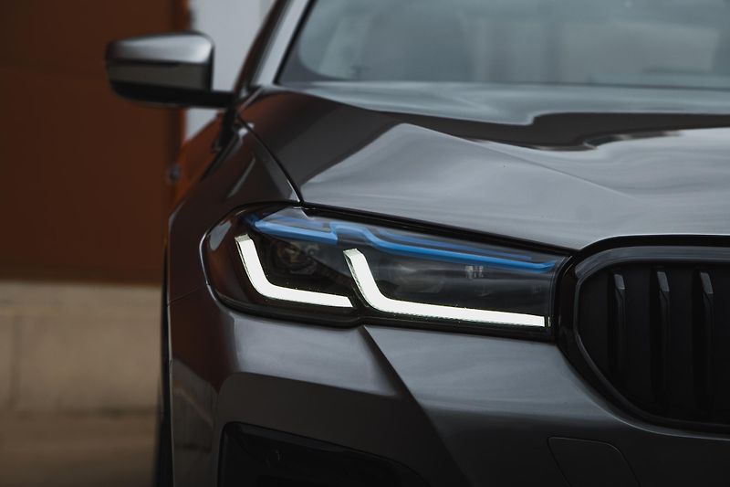 BMW Řada 5 (2020) M550i xdrive - fotka 4 z 19