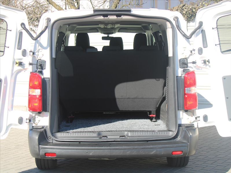 Toyota ProAce 2,0 D-4D 9míst L2 ČR 1.maj  Ko - fotka 15 z 22