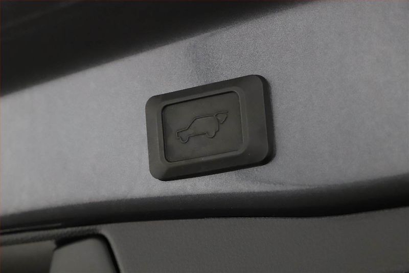 Toyota RAV4 (2021) 2.5 Plug-in - fotka 24 z 27