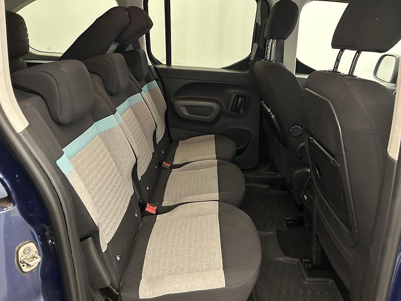Citroën Berlingo 1.5 HDI XL SHINE EAT8 - fotka 17 z 21