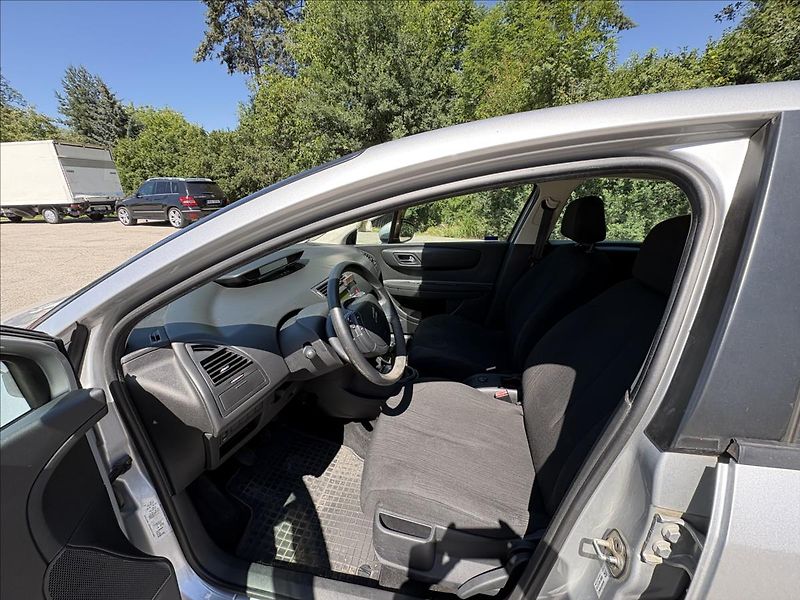Citroën C4 1,4 i 65kW CZ,Klima,Orig.Km ! - fotka 3 z 21