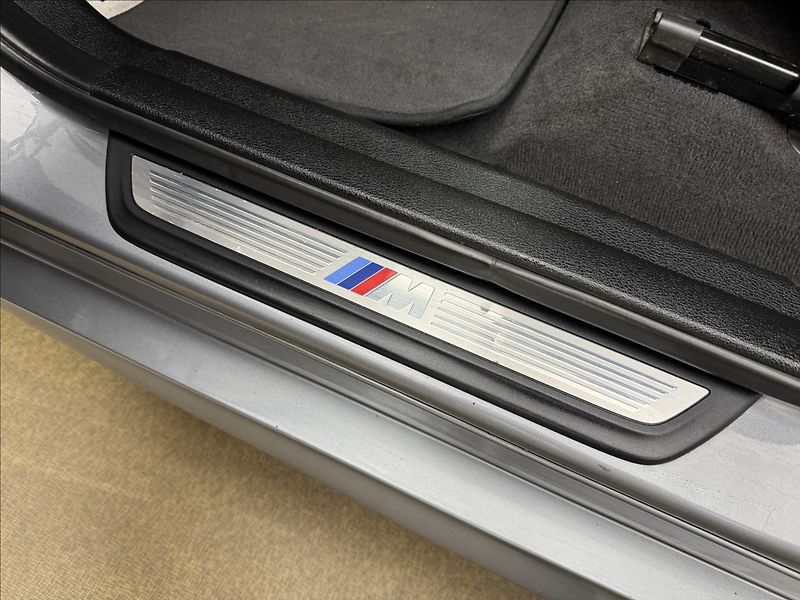 BMW X3 2,0 4X4 DPH M 2XKOLA NAVI ČR - fotka 28 z 36