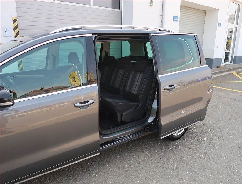 Volkswagen Sharan (2012) 2.0 TDI, Xenony, Tempomat - fotka 16 z 28