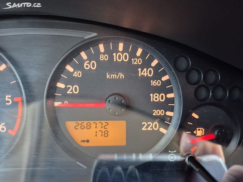 Nissan Navara (2008) 2.5 DCi 126 Kw Manuál Taž 3t. - fotka 19 z 23