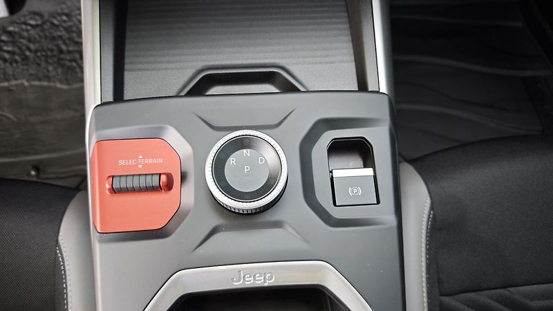 Jeep Compass (2026) Altitude hybrid 145PS automat  - fotka 29 z 42