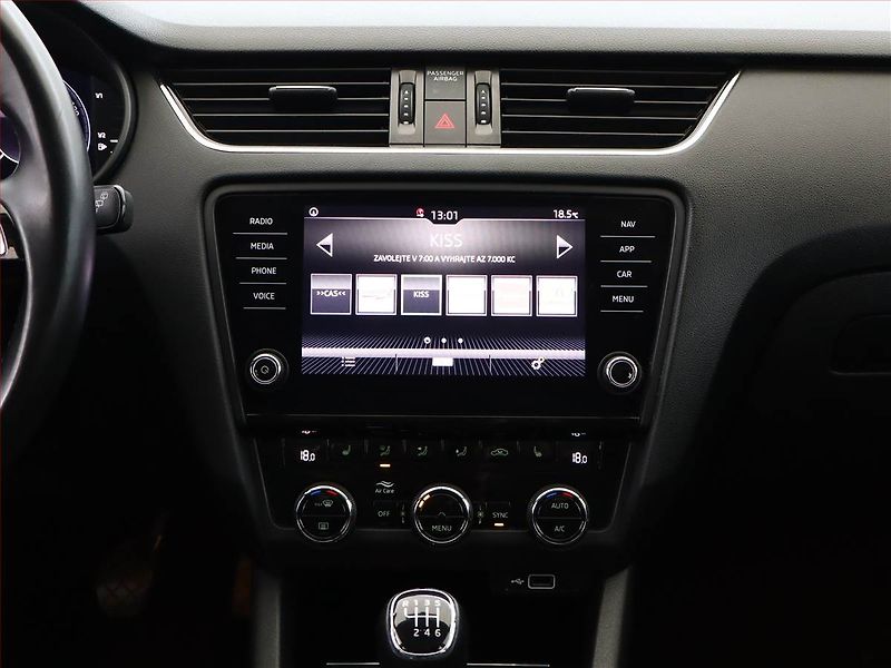 Škoda Octavia (2018) 1.5 TSI, Navi, Tempomat - fotka 10 z 17