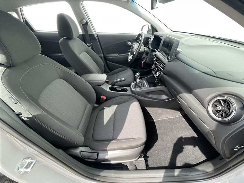 Hyundai Kona 1,0 T-GDI Comfort PDC+Klima - fotka 17 z 23