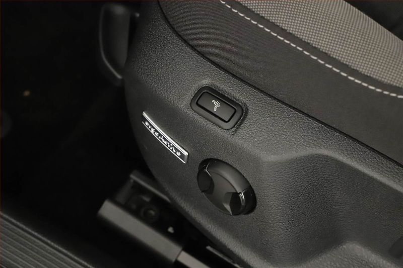 Volkswagen Golf (2017) 1.0 TSI, Tempomat - fotka 15 z 18