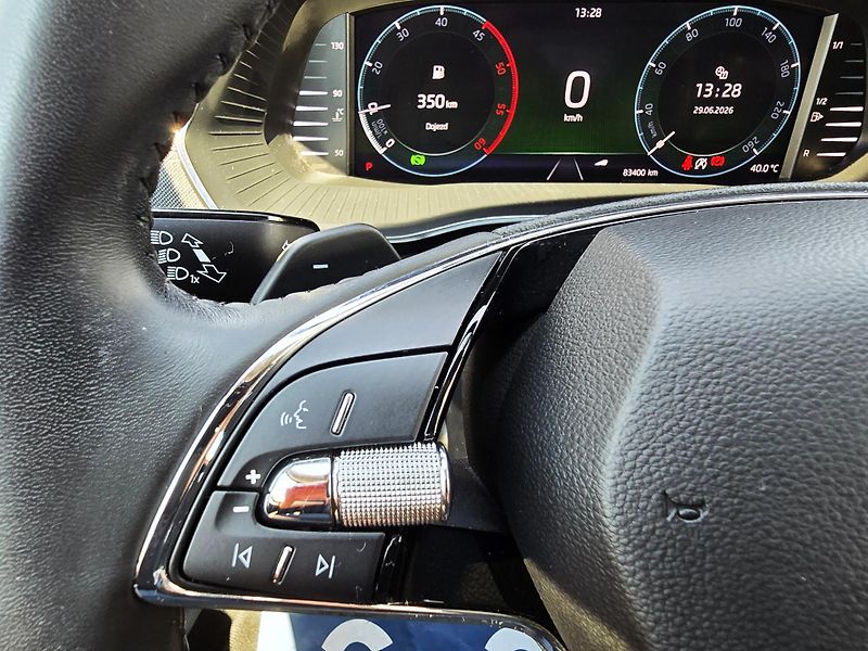 Škoda Octavia 2.0TDI 110KW DSG STYLE+ MATRIX - fotka 38 z 39