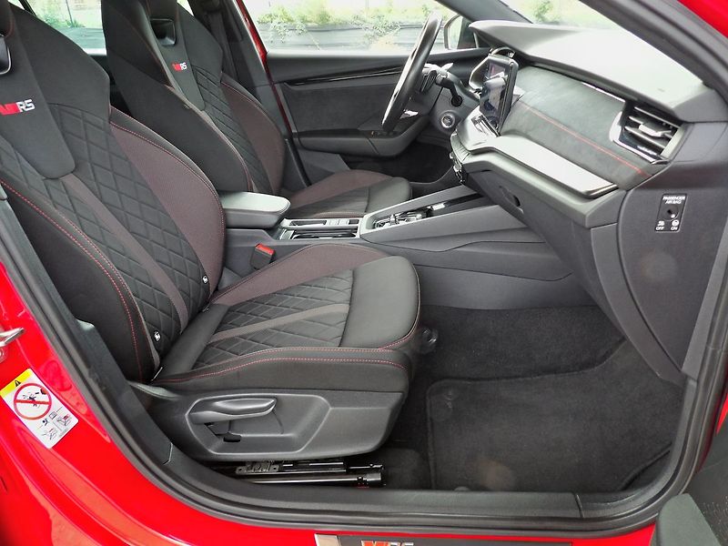 Škoda Octavia 2.0 TSI 180kW DSG RS ČR DPH - fotka 20 z 29