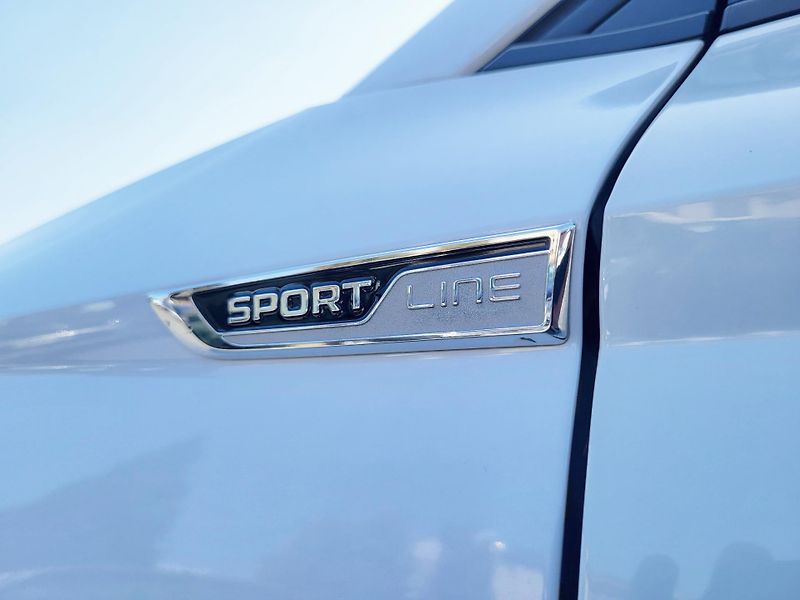 Škoda Karoq 2.0 TDi DSG 4x4 SPORTLINE - fotka 37 z 47