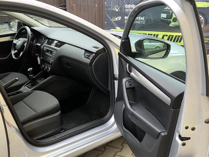 Škoda Octavia 1,2 TSi PO ROZVODECH, 1.maj - fotka 22 z 41