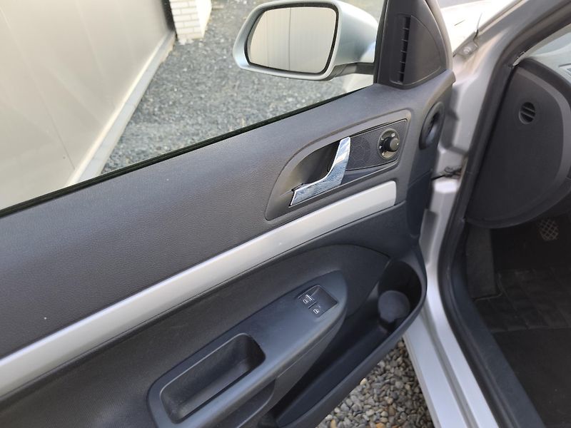 Škoda Octavia II,1.6MPi,SERVISNÍ KNIHA,ČR - fotka 11 z 23