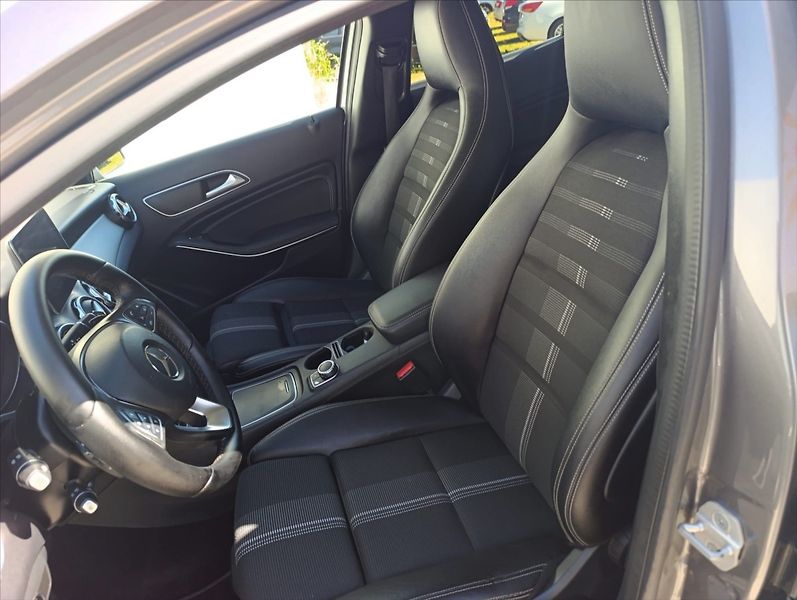 Mercedes-Benz GLA 2,2 200d Kamera Navi Kůže LED - fotka 14 z 38