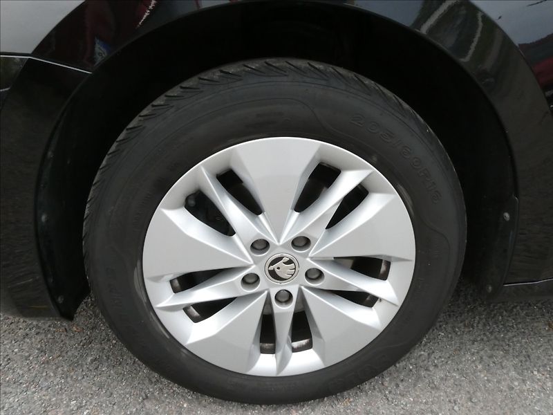 Škoda Octavia 2,0 TDi 110kW serviska,ČR,DPH - fotka 18 z 46