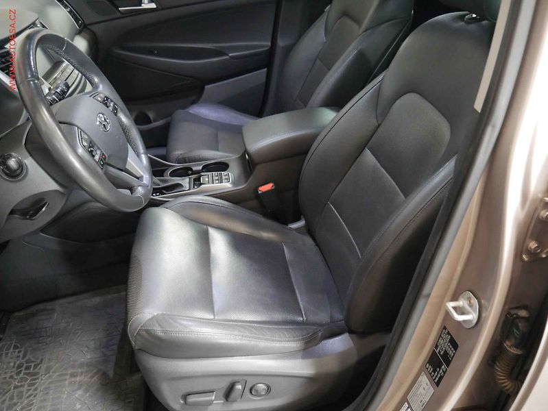 Hyundai Tucson (2016) 2.0, ČR, STK8/28 - fotka 9 z 22