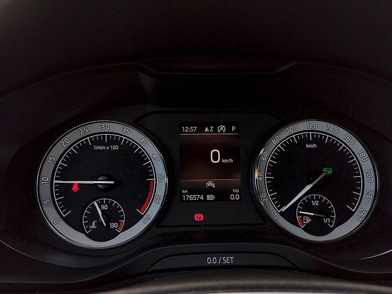 Škoda Karoq (2021) Style Comfort 2,0 Tdi 110 Kw 4 - fotka 7 z 39