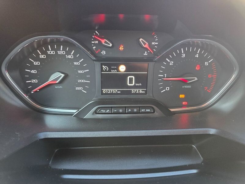 Peugeot Rifter 1.5d 130k TAŽNÉ 1.MAJ - fotka 15 z 16
