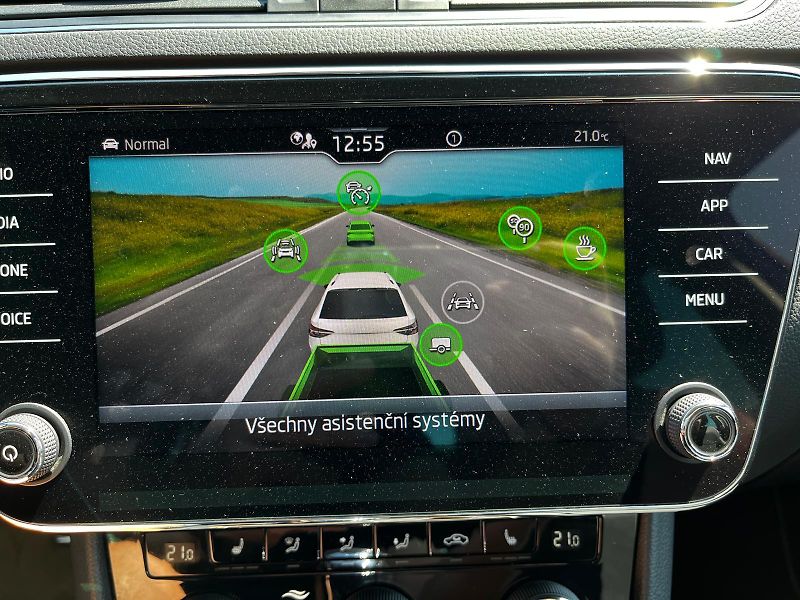 Škoda Superb (2022) Scout 2.0 TDI 4x4  - fotka 18 z 19