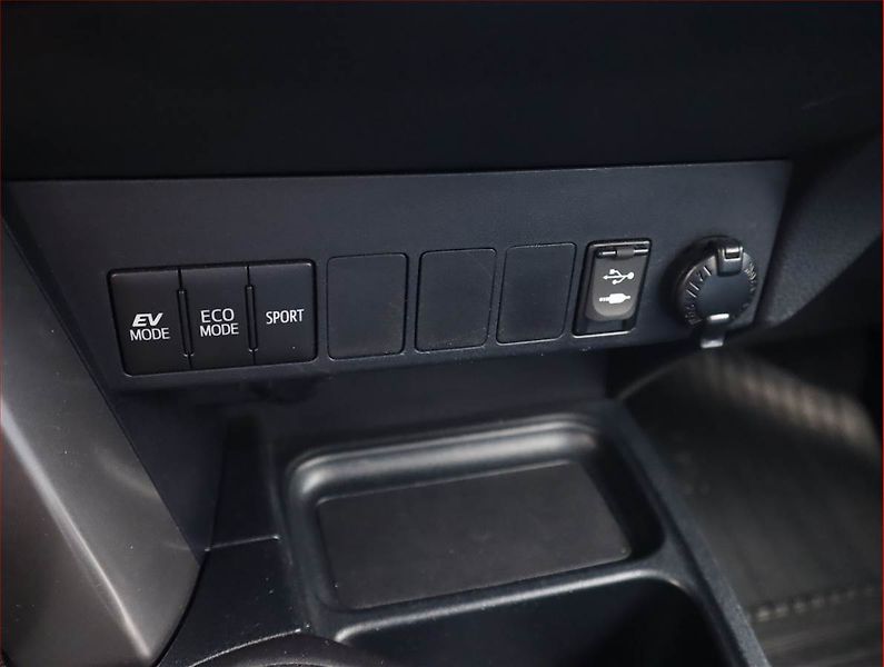 Toyota RAV4 (2016) 2.5 Hybrid, Automat, Navi - fotka 21 z 21