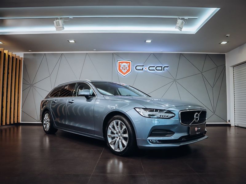 Volvo V90 D5 Momentum 173 kW AWD - fotka 1 z 28