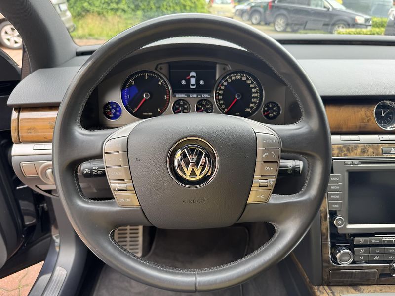 Volkswagen Phaeton (2011) 3.0TDI 176kW - fotka 22 z 22