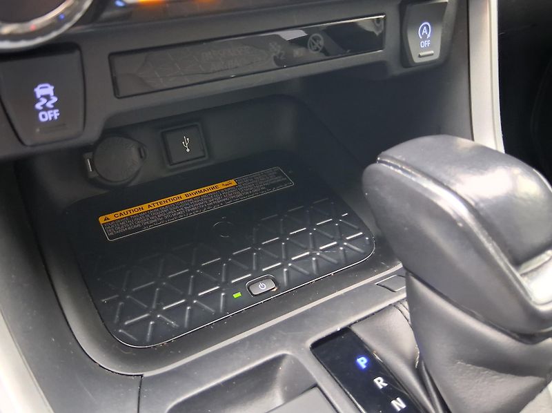 Toyota RAV4 COMF. STYLE 2.0 VVTi 4x4 129kW - fotka 17 z 27