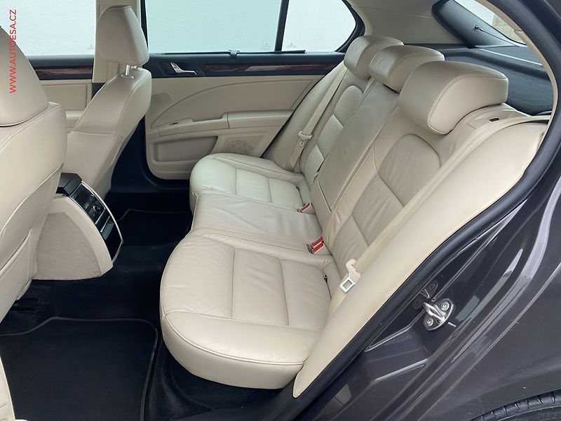 Škoda Superb (2010) 2.0 TDi, Elegance, DSG, bixen - fotka 10 z 18