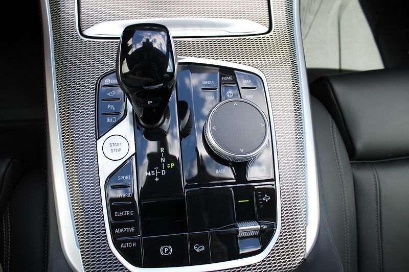 BMW X5 XDRIVE 45E Harman/Kardon - fotka 23 z 34