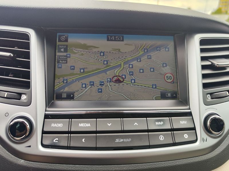 Hyundai Tucson 2.0 CRDI/136kW Premium DCT 4x4 - fotka 22 z 38