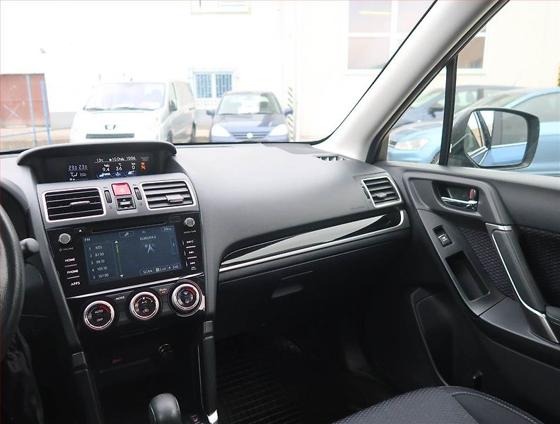 Subaru Forester (2017) 2.0 X, 4X4, Automat - fotka 8 z 18