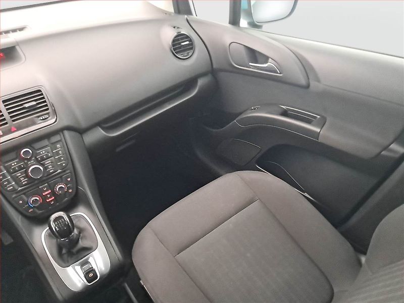 Opel Meriva (2013) 1.4 i - fotka 8 z 15