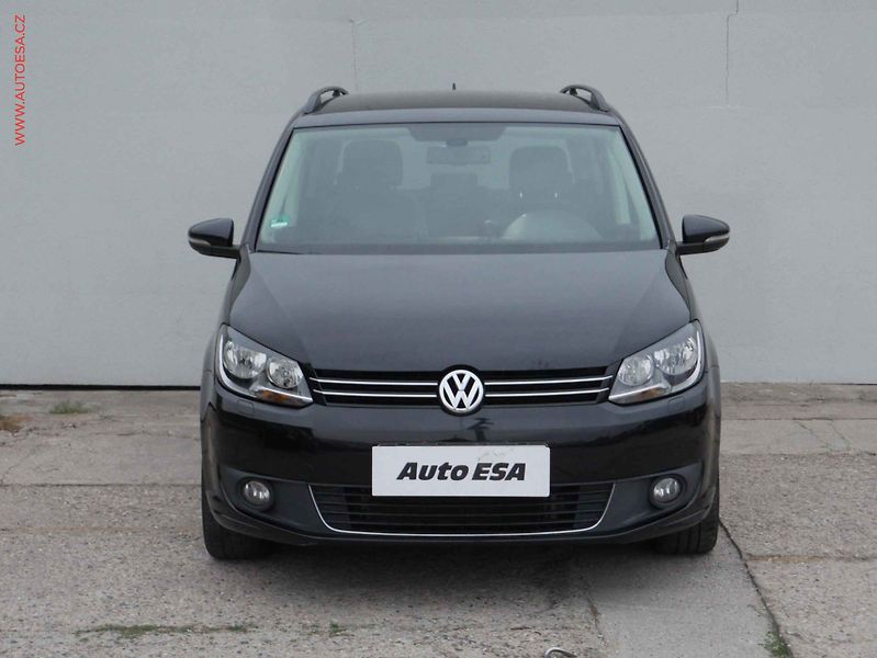 Volkswagen Touran (2014) 2.0TDi, DSG, park.asist - fotka 2 z 16