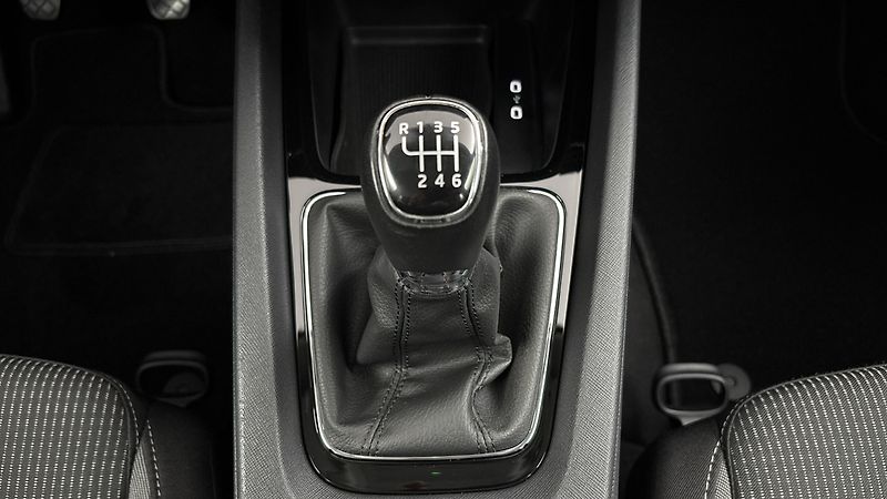 Škoda Octavia 2.0 TDI Ambition Combi - fotka 22 z 24