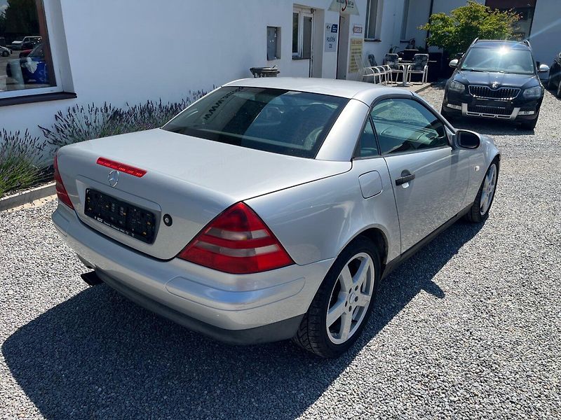 Mercedes-Benz SLK (1999) 200 2.0 i - fotka 9 z 19