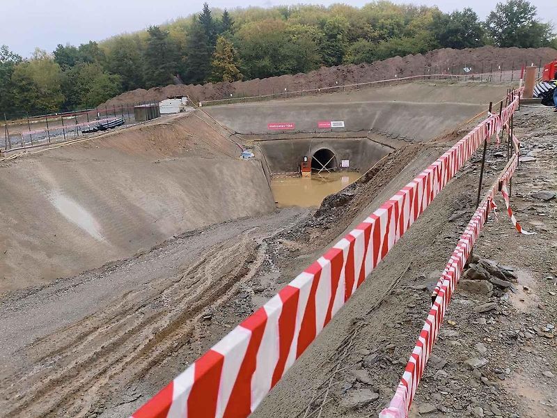 Slavnostní zahájení ražby průzkumné štoly pojmenované Marie v místě budoucího tunelu Kamenná Vrata na dálnici D3.